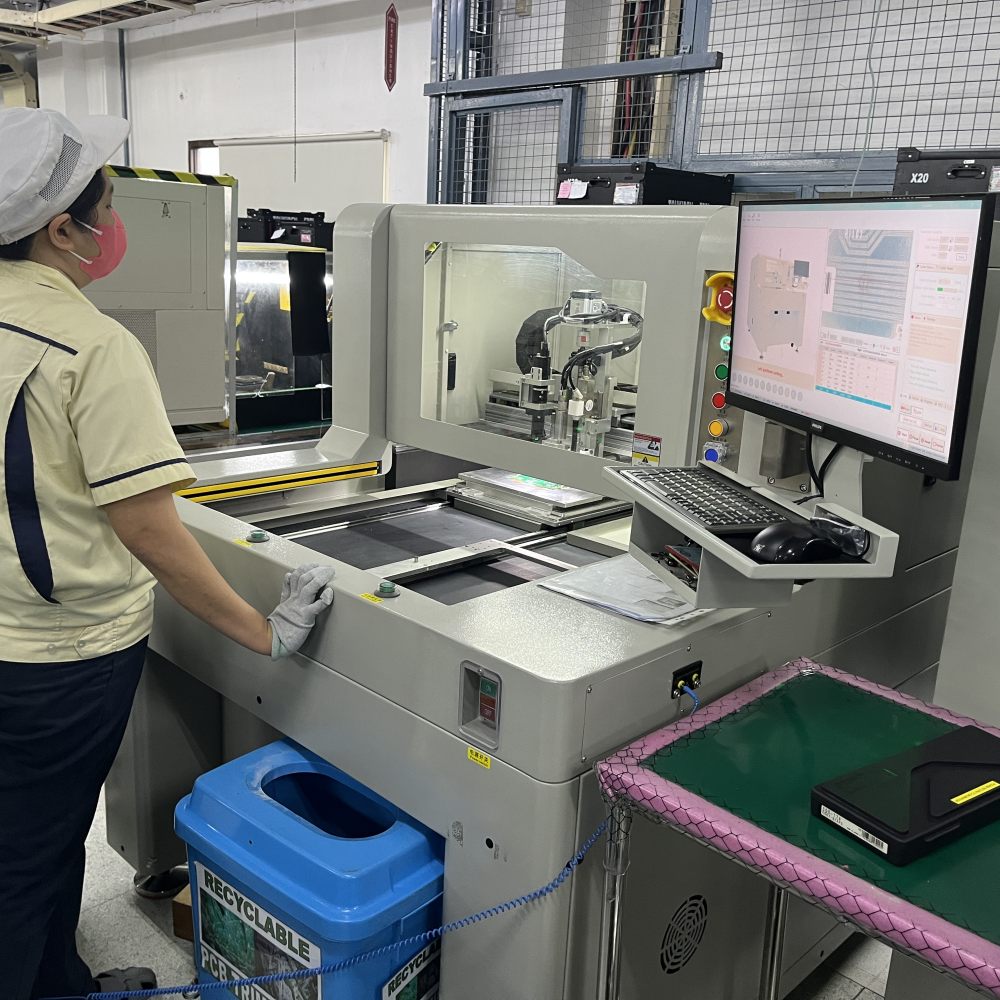 ИЦТ | Десктоп ПЦБ Цирцуито Роутер машина