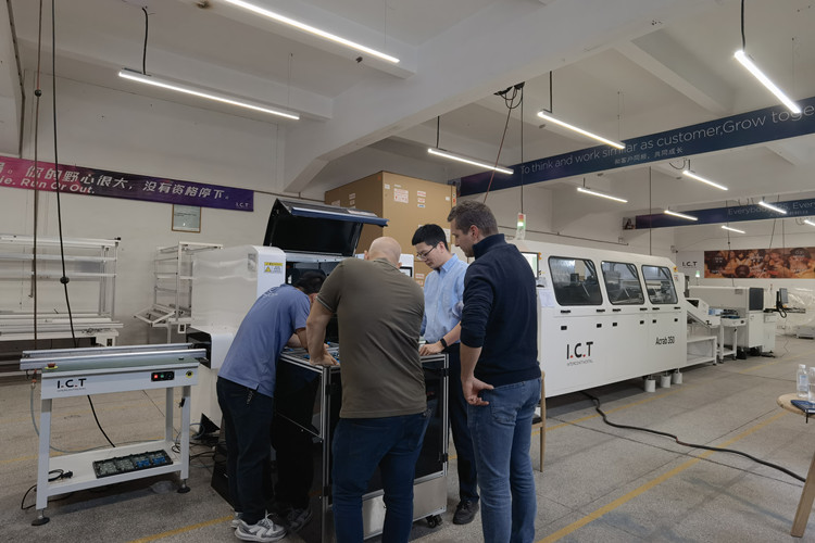 прилагођена аутоматска ТХТ производна линија