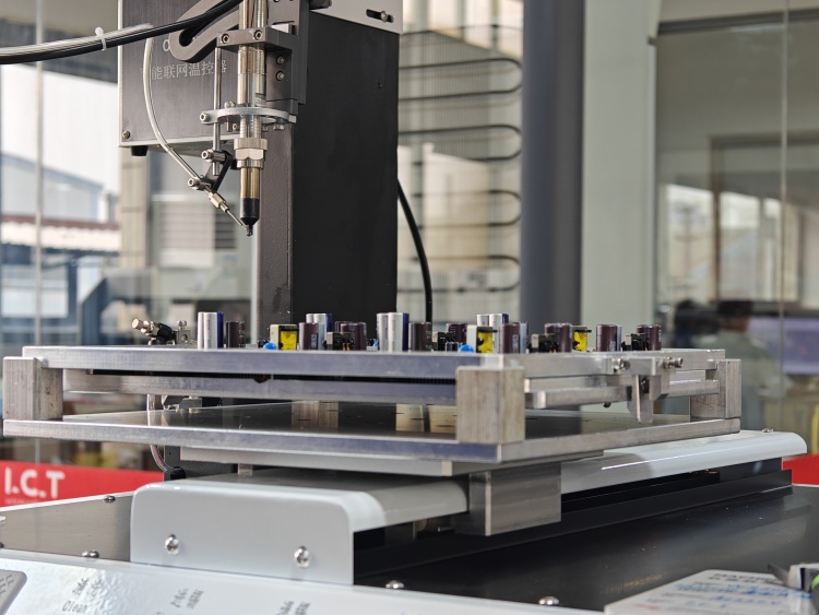 Тест узорка ИЦТ робота за лемљење 02