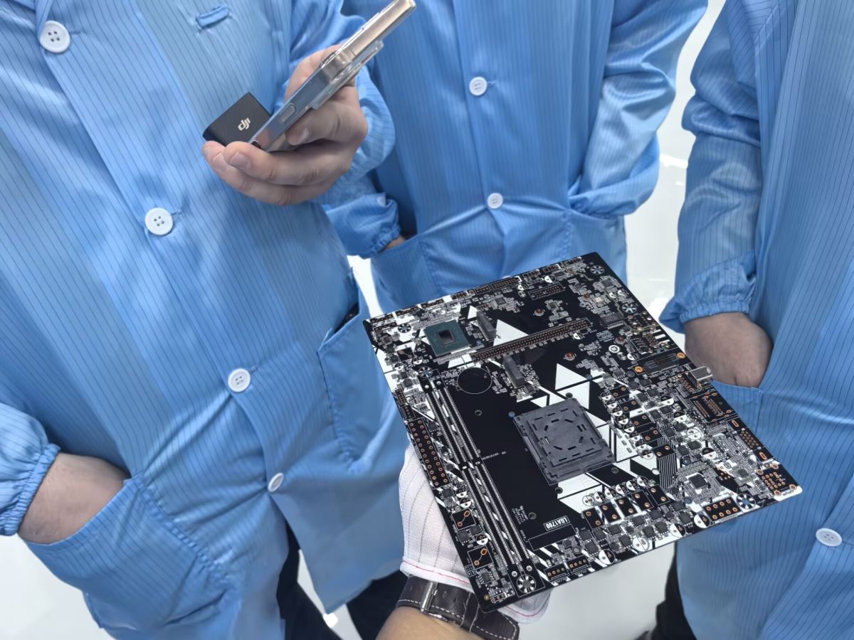 1-2 ИЦТ инжењер завршио инсталацију и обуку у Узбекистану