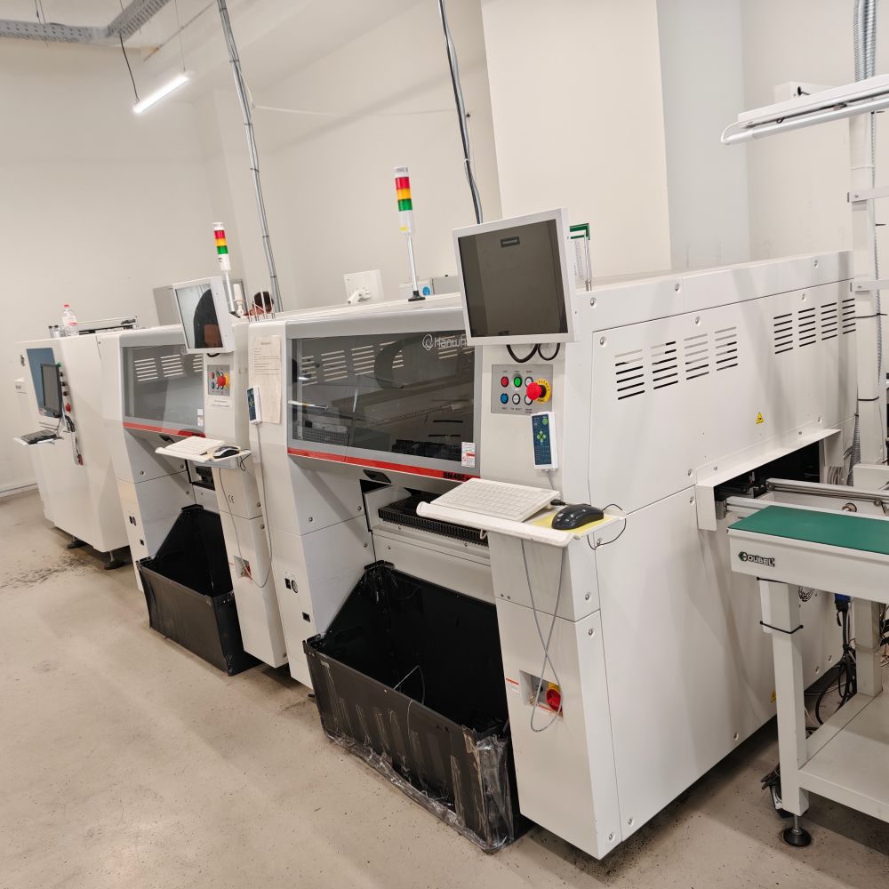 СМ485П | Самсунг је користио аутоматску ПЦБ СМТ машину за бирање и постављање листова